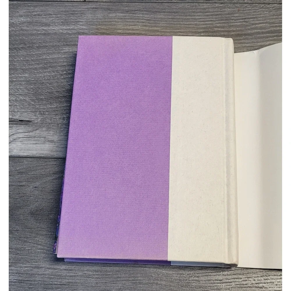 God's Little Devotional Book For Women (Hardcover Book)